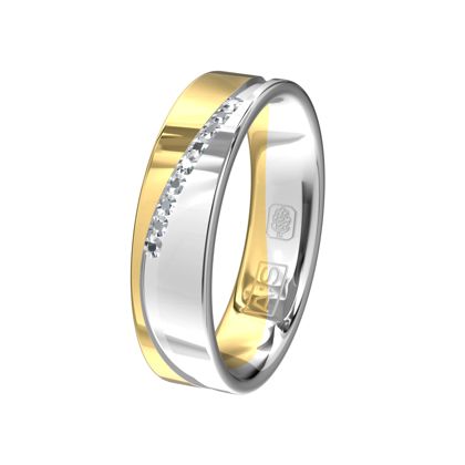 Prachtige bicolor ring met een fijne golf beweging tussen de kleuren wit en geel. Een ring met maar liefst 9 briljanten voor de bruid