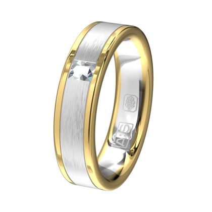 De baguette in deze ring is een absolute eyecatcher in deze bicolor ring