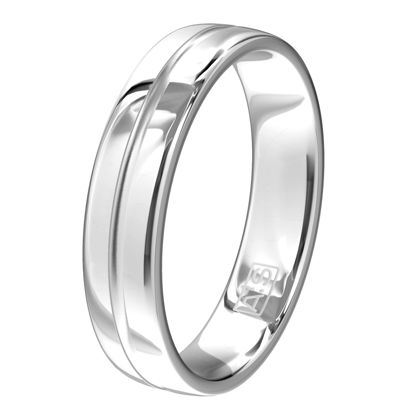 Deze zilveren ring schittert letterlijk! De hoogglans afwerking in combinatie met de ronde buiten- en binnenkant maakt dit alles tot een heel elegante ring.
