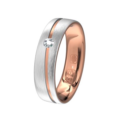 Wil je witgoud en roodgoud? In deze moderne en strakke ring zijn beide kleuren verwerkt, ook vind je in de ring een fonkelende diamant.