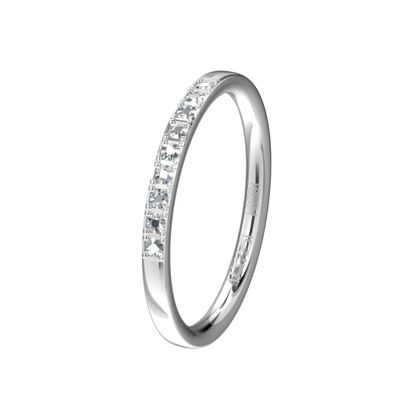 Een elegante witgouden aanschuifring kwart volgezet met briljanten. Een perfecte combinatie met bijvoorbeeld een Memoirering.