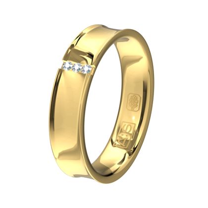 Deze unieke ring is hol aan de buitenkant hetgeen zorgt voor een prachtige uitstraling. De drie briljanten maken deze ring tot een waar plaatje!
