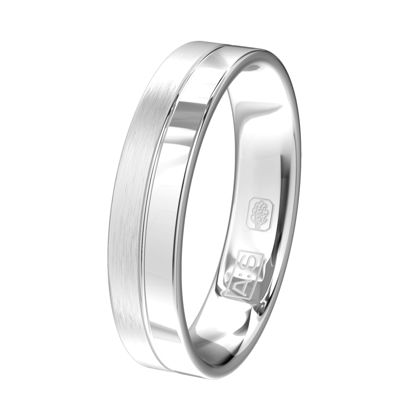 Een krachtige witgouden ring, een gematteerd ring met een smalle poly baan in 't midden