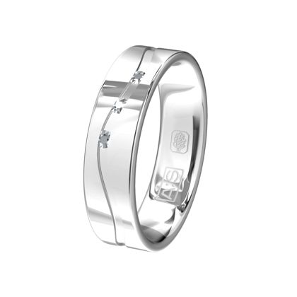 Een witgouden ring met een golvende groef waardoor de ring net een beetje anders-dan-anders is. Dit maakt de ring uniek!