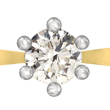 De klassieker onder de solitairringen! Prachtig uitgevoerd in een tweekleurige combinatie en voorzien van een briljant van 0,26 ct.