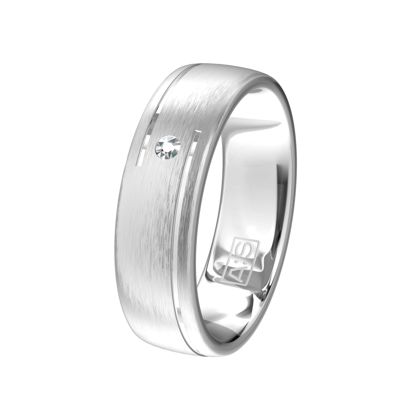 Deze opvallend vormgegeven ring past helemaal bij jou! De bijzondere bewerkingen in combinatie met de prachtige briljant maakt deze ring helemaal compleet!